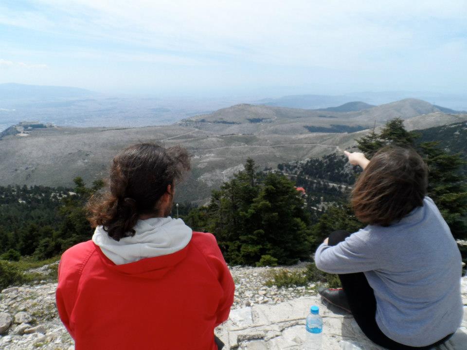 Ατενίζοντας την κα(η)μένη Πάρνηθα (φωτό: Ιφ. Δ.)